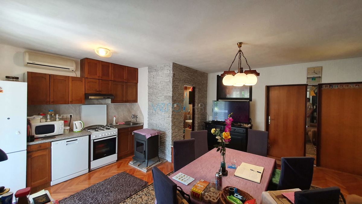 Città di Krk, area circostante, casa indipendente con 5 appartamenti e vista mare