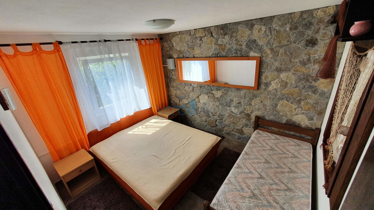 Città di Krk, area circostante, casa indipendente con 5 appartamenti e vista mare