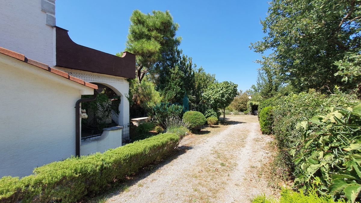 Città di Krk, area circostante, casa indipendente con 5 appartamenti e vista mare
