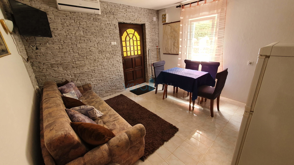 Città di Krk, area circostante, casa indipendente con 5 appartamenti e vista mare