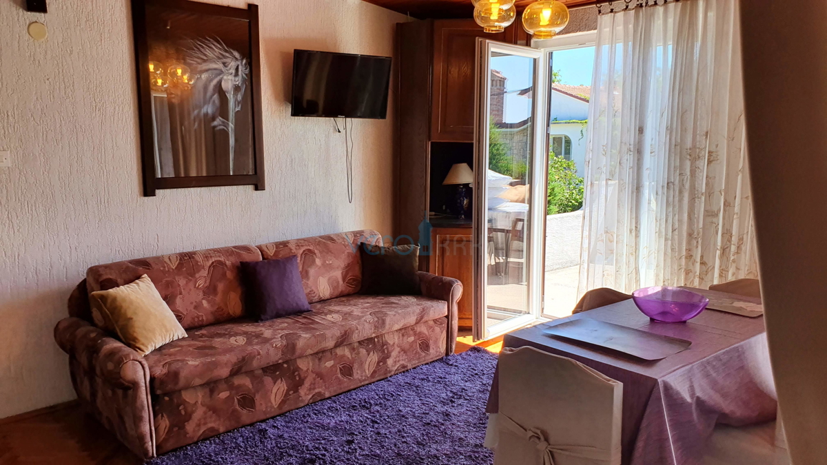 Città di Krk, area circostante, casa indipendente con 5 appartamenti e vista mare