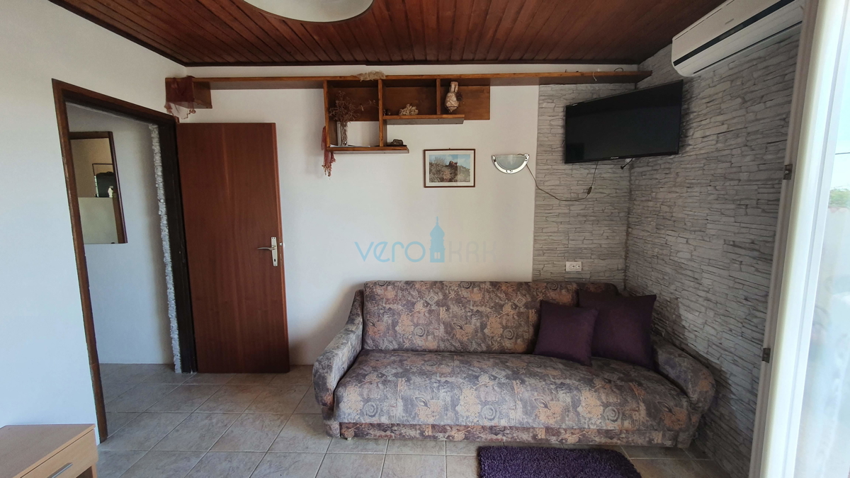 Città di Krk, area circostante, casa indipendente con 5 appartamenti e vista mare