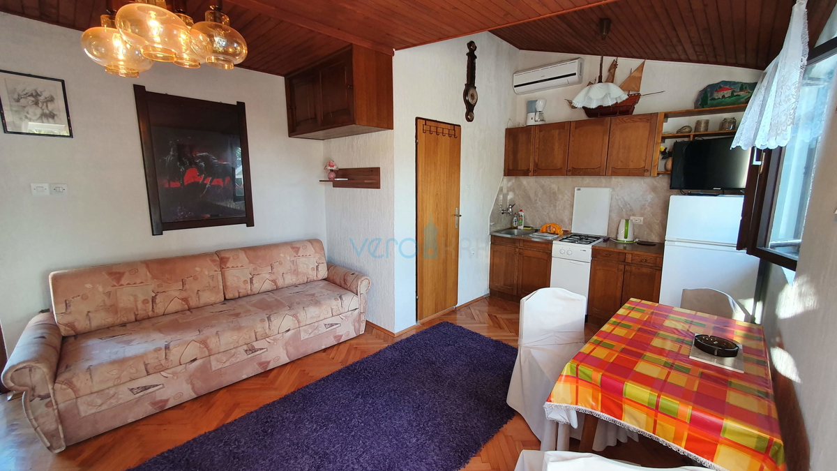 Città di Krk, area circostante, casa indipendente con 5 appartamenti e vista mare