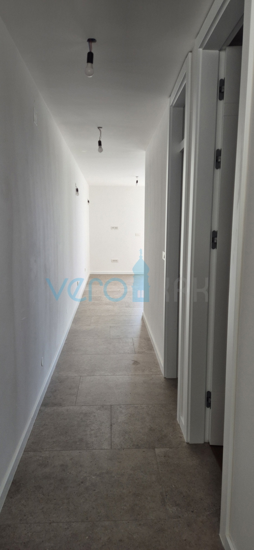 Isola di Krk, Omišalj, Appartamento al primo piano con vista, giardino, 170 m dal mare, in vendita