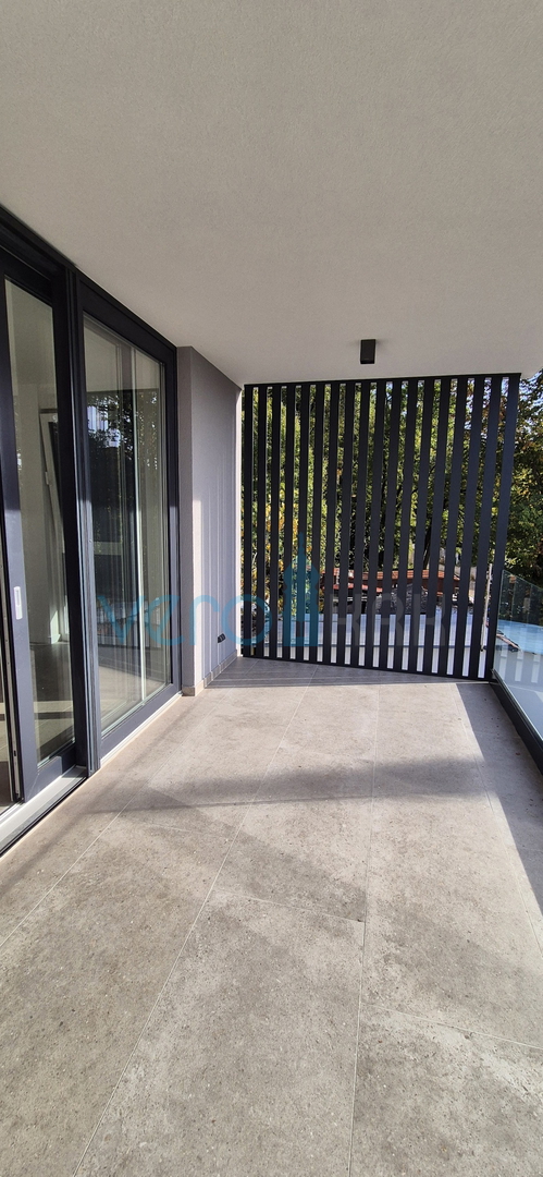 Isola di Krk, Omišalj, Appartamento al primo piano con vista, giardino, 170 m dal mare, in vendita