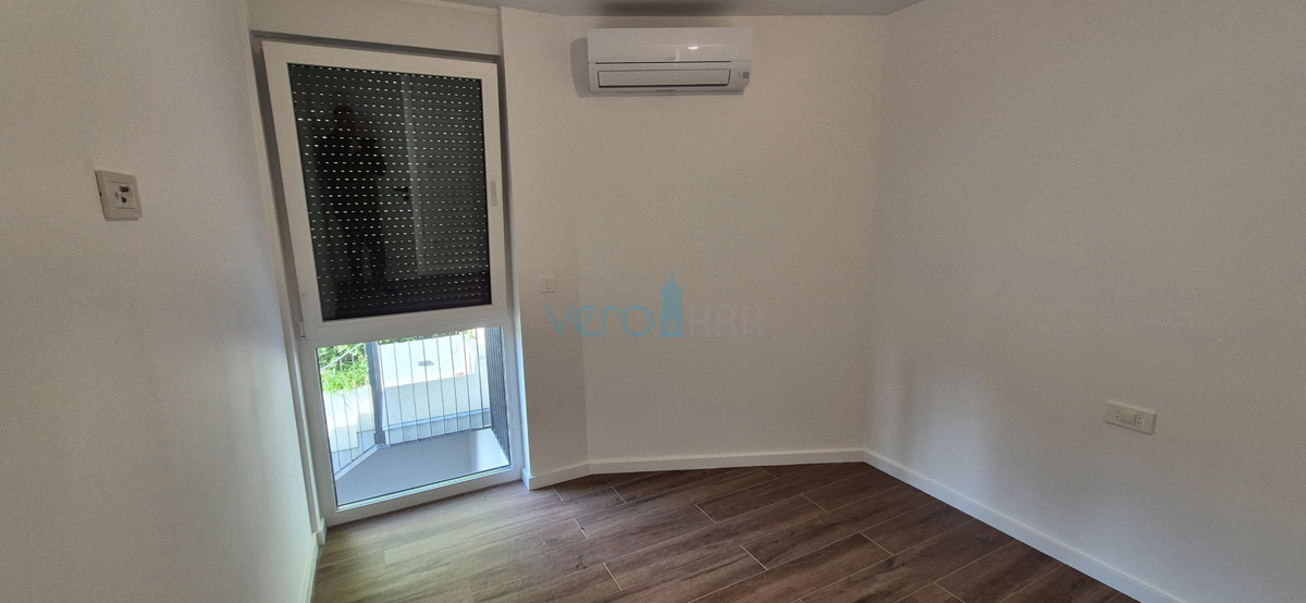 Isola di Krk, Omišalj, Appartamento al primo piano con vista, giardino, 170 m dal mare, in vendita