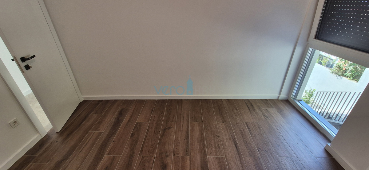 Isola di Krk, Omišalj, Appartamento al primo piano con vista, giardino, 170 m dal mare, in vendita