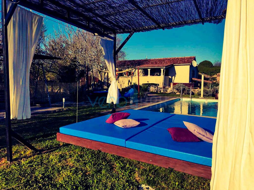 Isola di Krk, dintorni di Vrbnik, rarità sul mercato, tipica casa in pietra con piscina, in vendita