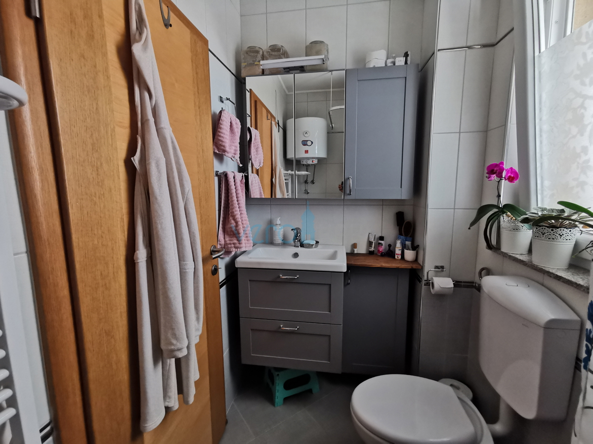 Crikvenica – neueres Gebäude, drei Schlafzimmer, Aussicht, Balkon, zu verkaufen