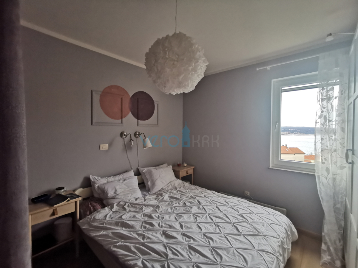 Crikvenica – neueres Gebäude, drei Schlafzimmer, Aussicht, Balkon, zu verkaufen