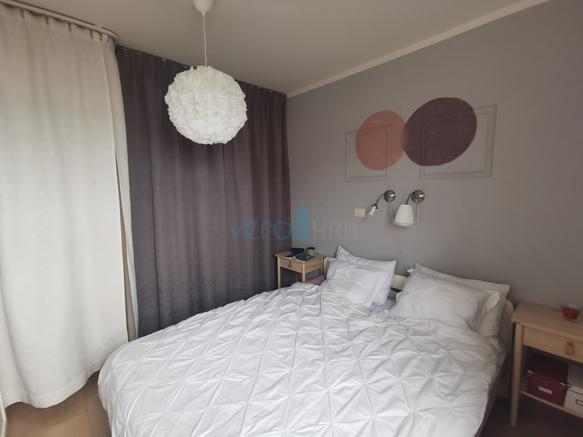 Crikvenica – neueres Gebäude, drei Schlafzimmer, Aussicht, Balkon, zu verkaufen