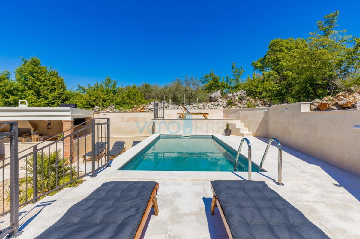 Malinska, periferia, Casa indipendente con piscina riscaldata e vista, vendita