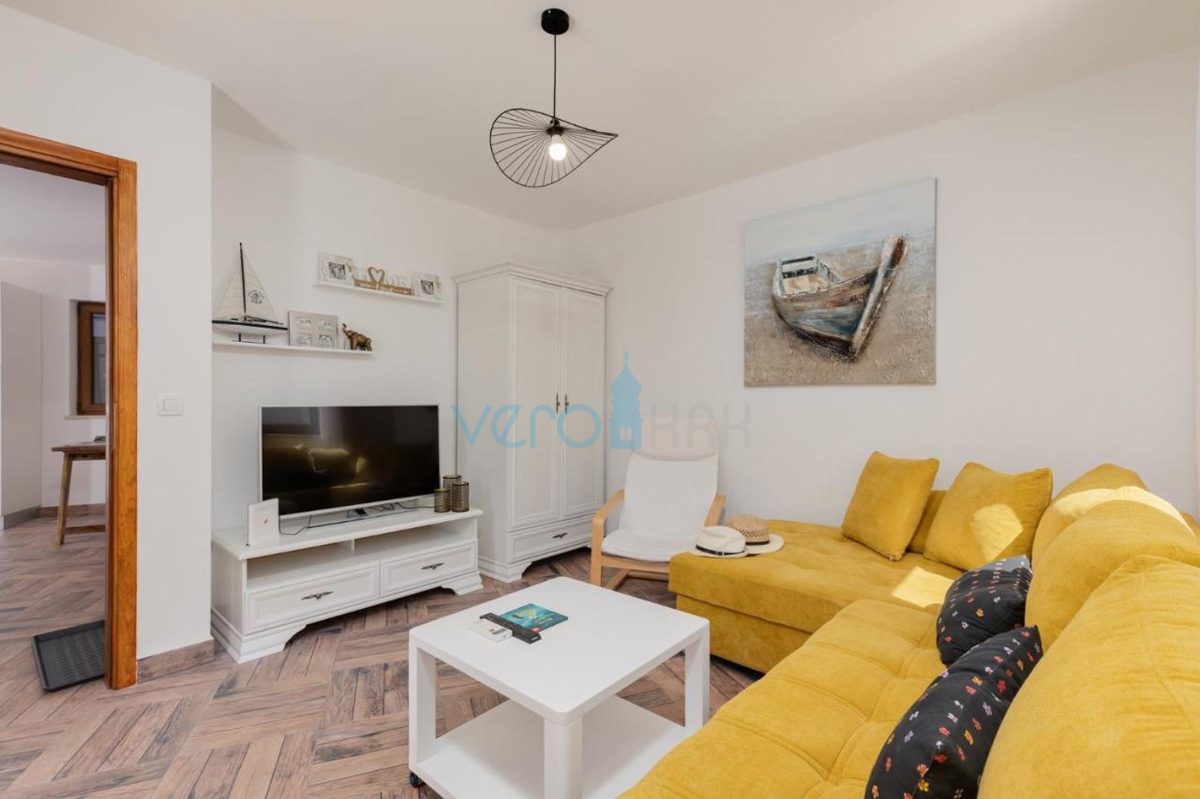 Malinska, periferia, Casa indipendente con piscina riscaldata e vista, vendita