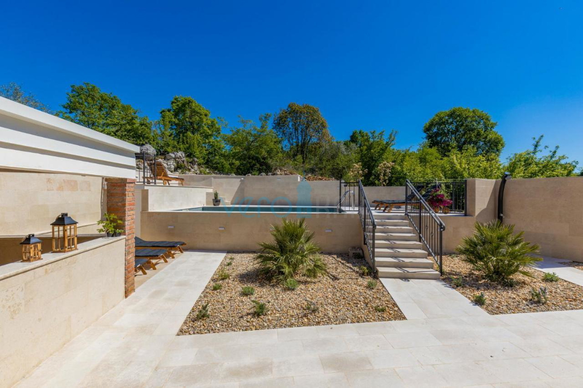 Malinska, periferia, Casa indipendente con piscina riscaldata e vista, vendita