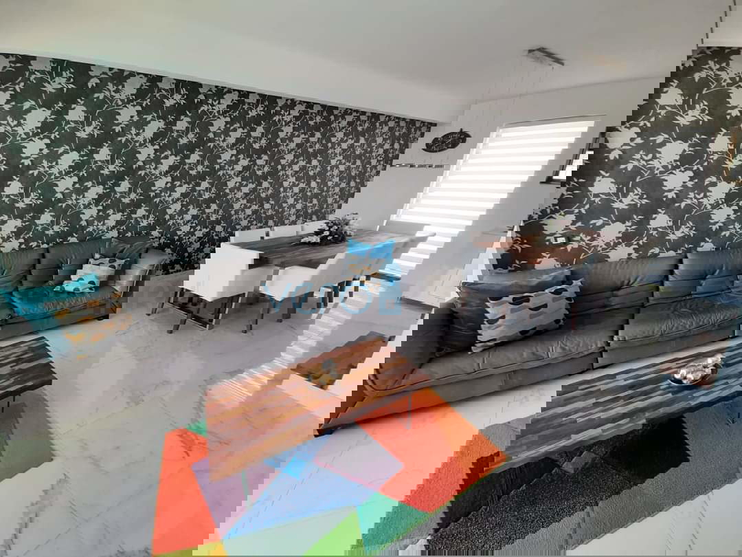 Crikvenica, entroterra - villa urbana con piscina, vendita