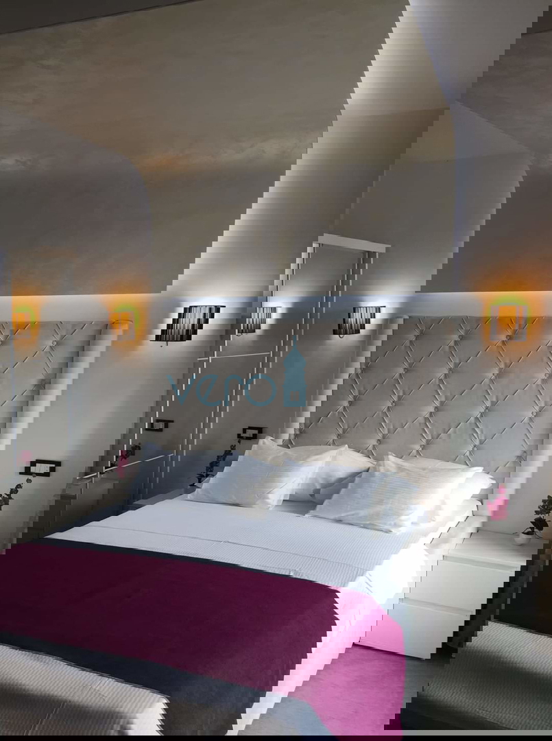 Crikvenica, entroterra - villa urbana con piscina, vendita