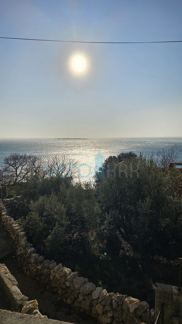 Isola di Krk, Stara Baška, casa in pietra, indipendente, 60 m dal mare, vista sul mare, parcheggio, in vendita