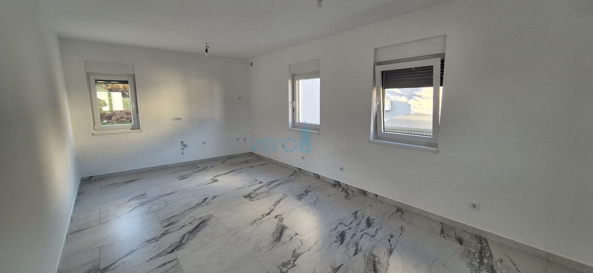 Uvala Soline, isola di Krk, nuova costruzione, appartamento bilocale al primo piano, vista mare, in vendita