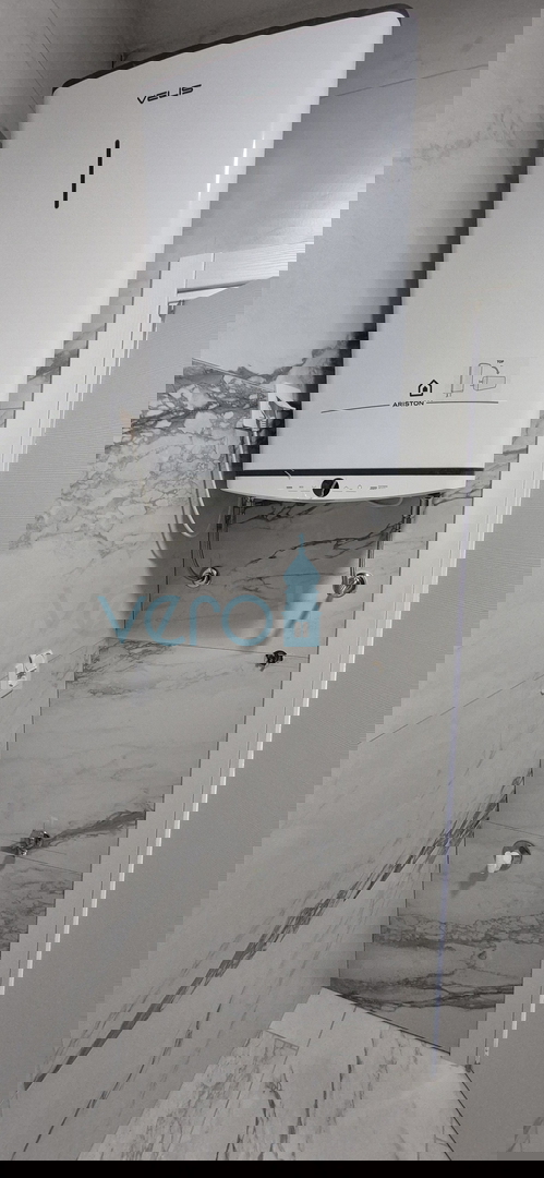 Uvala Soline, isola di Krk, nuova costruzione, appartamento bilocale al primo piano, vista mare, in vendita