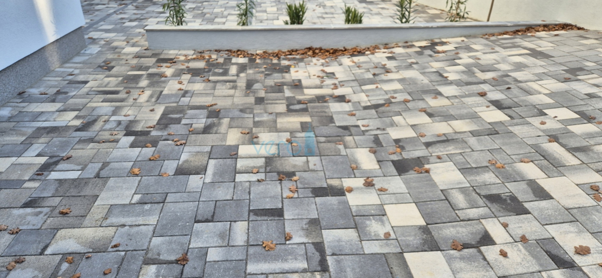 Uvala Soline, isola di Krk, nuova costruzione, appartamento bilocale al primo piano, vista mare, in vendita