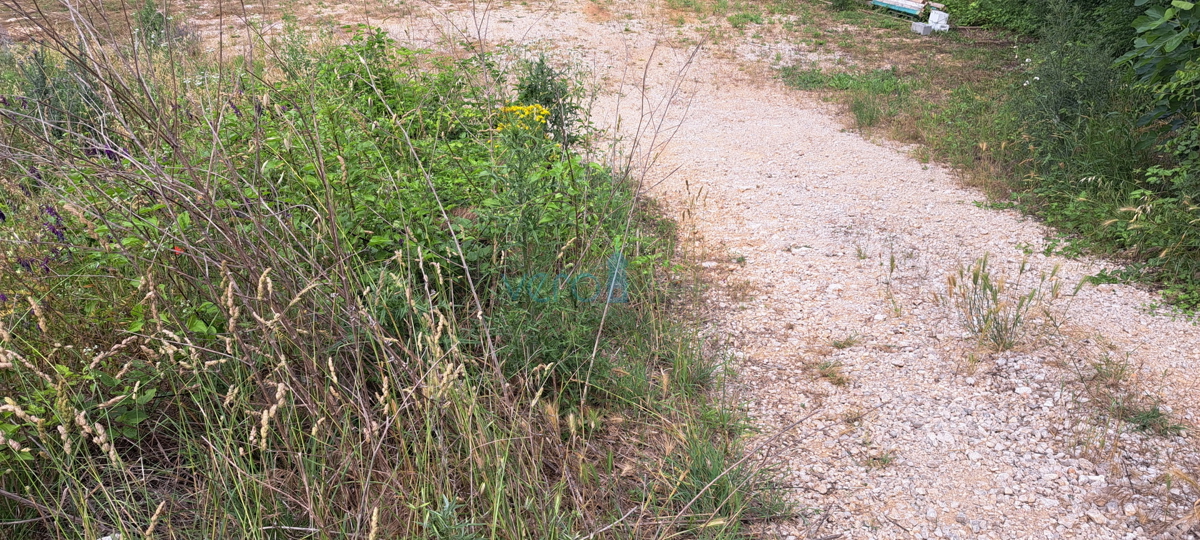 Città di Krk, area più ampia, terreno 870 m2 con permesso di costruzione, vista mare, in vendita