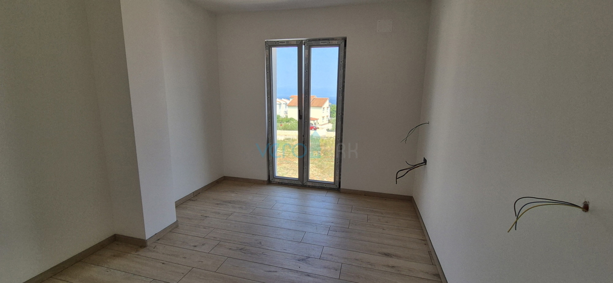 Malinska, isola di Krk, nuova costruzione, casa bifamiliare, piscina, giardino, vista