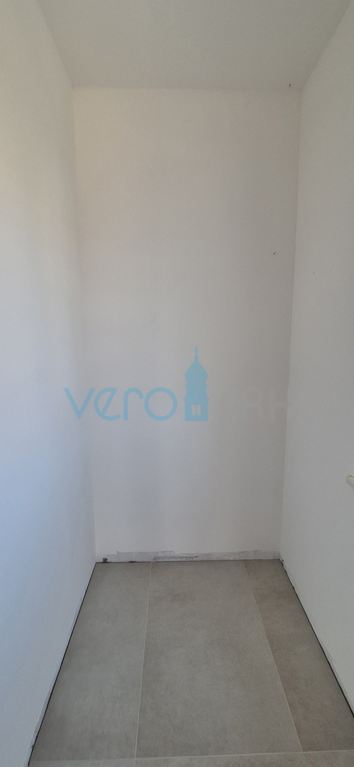 Malinska, isola di Krk, nuova costruzione, casa bifamiliare, piscina, giardino, vista