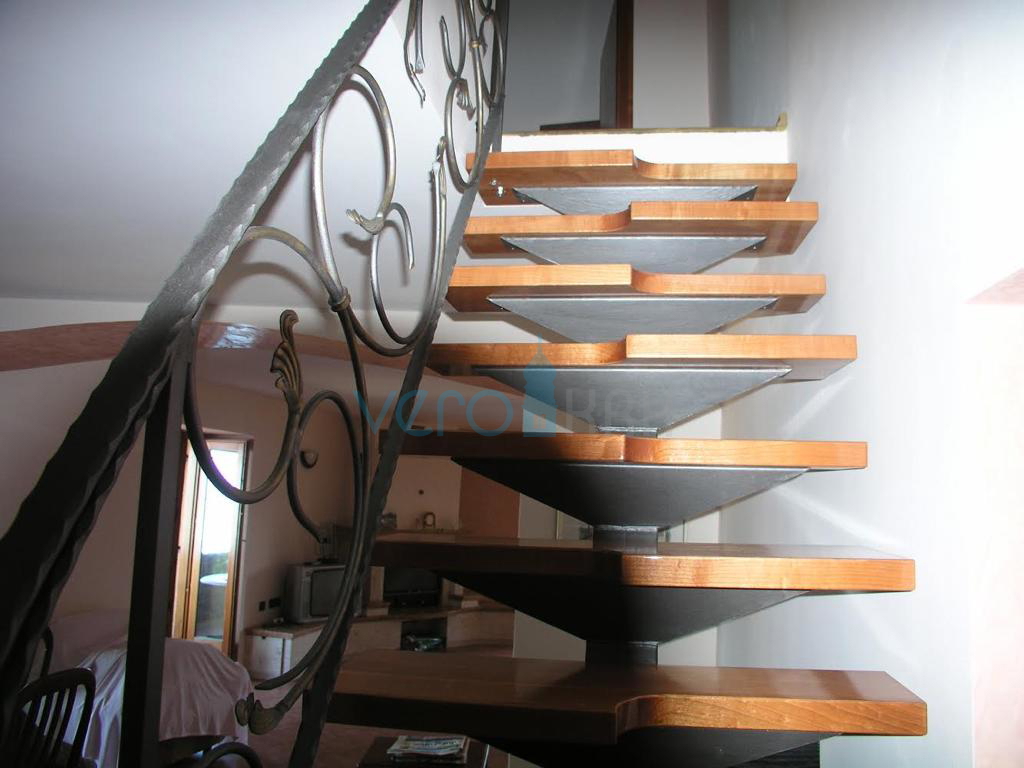 Isola di Krk, Malinska, periferia, casa con 2 appartamenti, prima fila sul mare, vista, in vendita