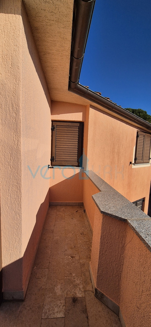 Grad Krk, isola di Krk, appartamento bilocale al 2° piano, vista mare, in vendita