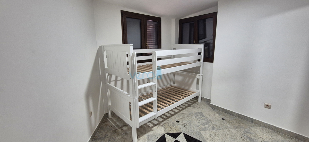 Grad Krk, isola di Krk, appartamento bilocale al 2° piano, vista mare, in vendita