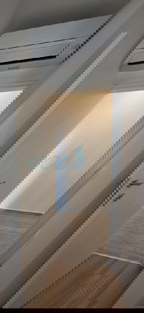 Istra, Novigrad, appartamento 92 m2, 1° piano, nuova costruzione, 2 terrazze, vista mare, vendita