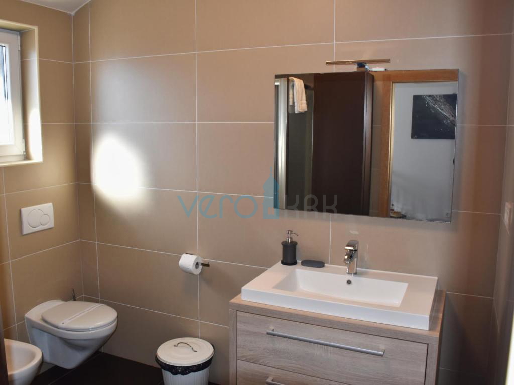 Isola di Krk, Šilo, periferia, casa familiare indipendente, giardino, piscina, vista mare, in vendita