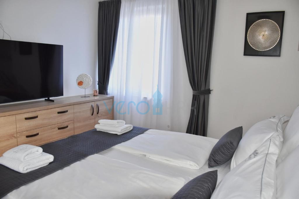 Isola di Krk, Šilo, periferia, casa familiare indipendente, giardino, piscina, vista mare, in vendita