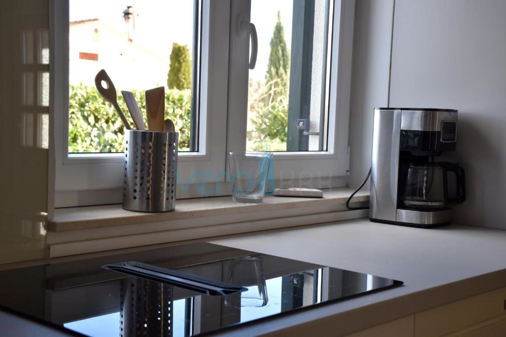 Isola di Krk, Šilo, periferia, casa familiare indipendente, giardino, piscina, vista mare, in vendita