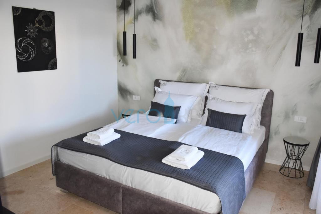 Isola di Krk, Šilo, periferia, casa familiare indipendente, giardino, piscina, vista mare, in vendita