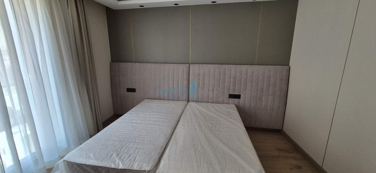 Crikvenica, hotel con 30 appartamenti, ristorante, centro benessere, piscina, vendita