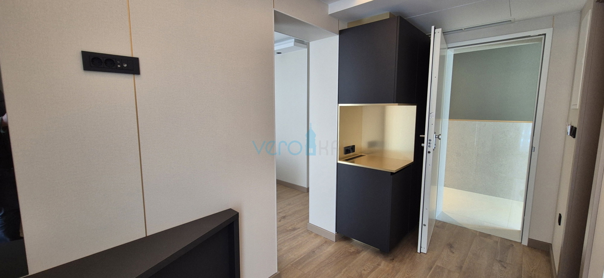 Crikvenica, hotel con 30 appartamenti, ristorante, centro benessere, piscina, vendita