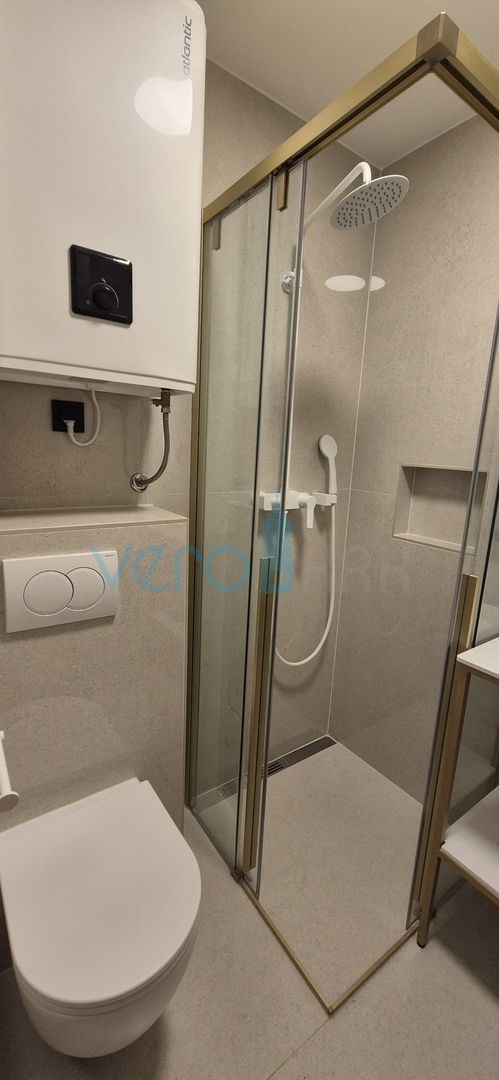 Crikvenica, hotel con 30 appartamenti, ristorante, centro benessere, piscina, vendita