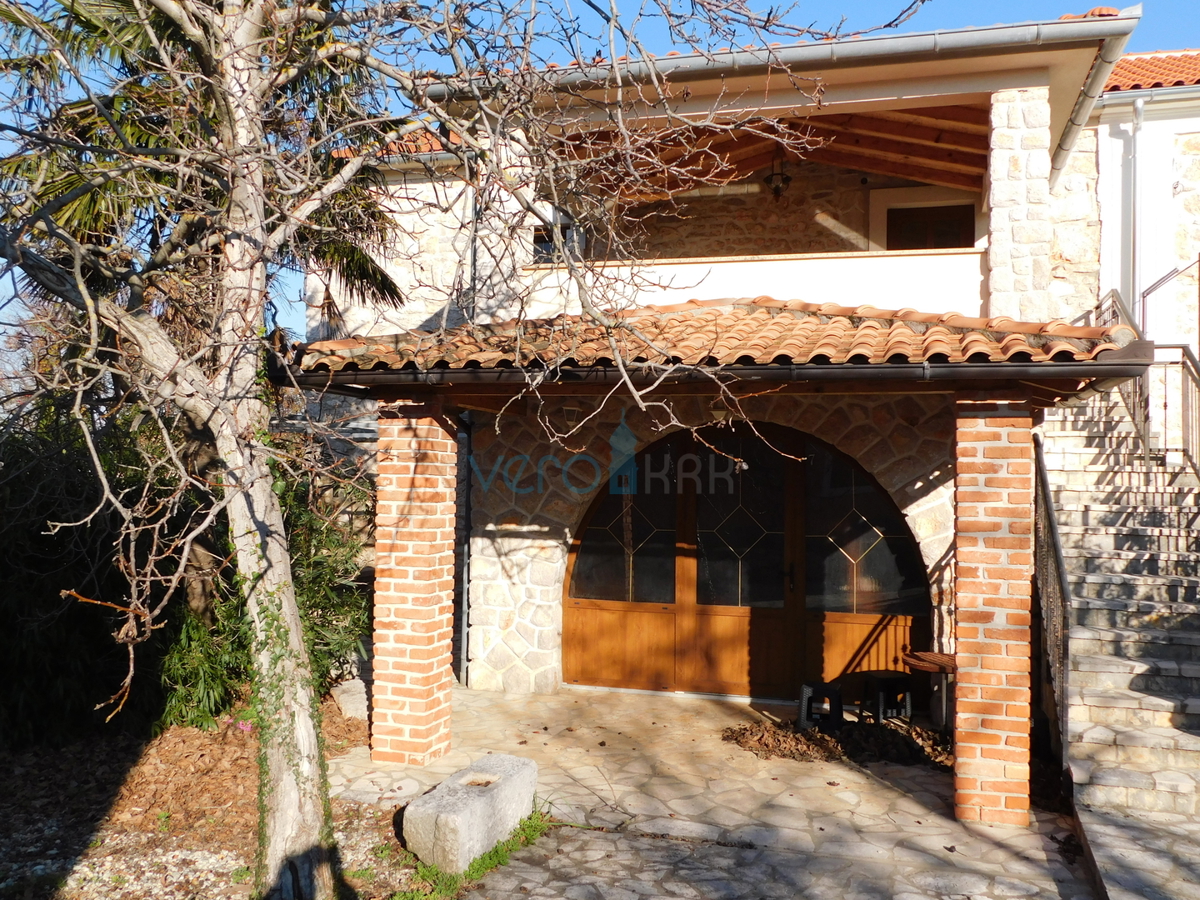 Dobrinj, isola di Krk, dintorni, casa in pietra autoctona con piscina e giardino