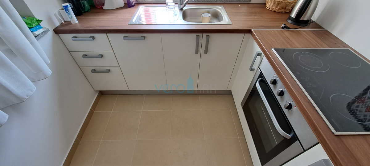 Uvala Soline, isola di Krk, appartamento bilocale di 65 m2 al piano con due terrazze e vista mare