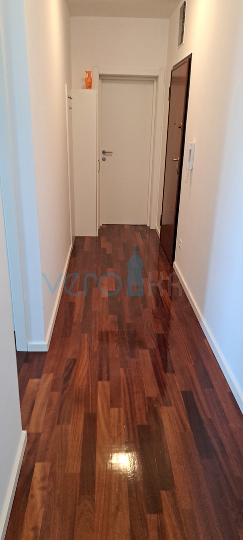 Uvala Soline, isola di Krk, appartamento bilocale di 65 m2 al piano con due terrazze e vista mare