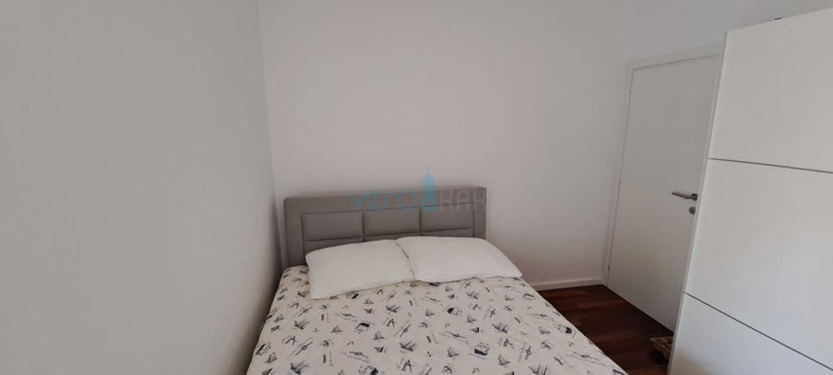 Uvala Soline, isola di Krk, appartamento bilocale di 65 m2 al piano con due terrazze e vista mare