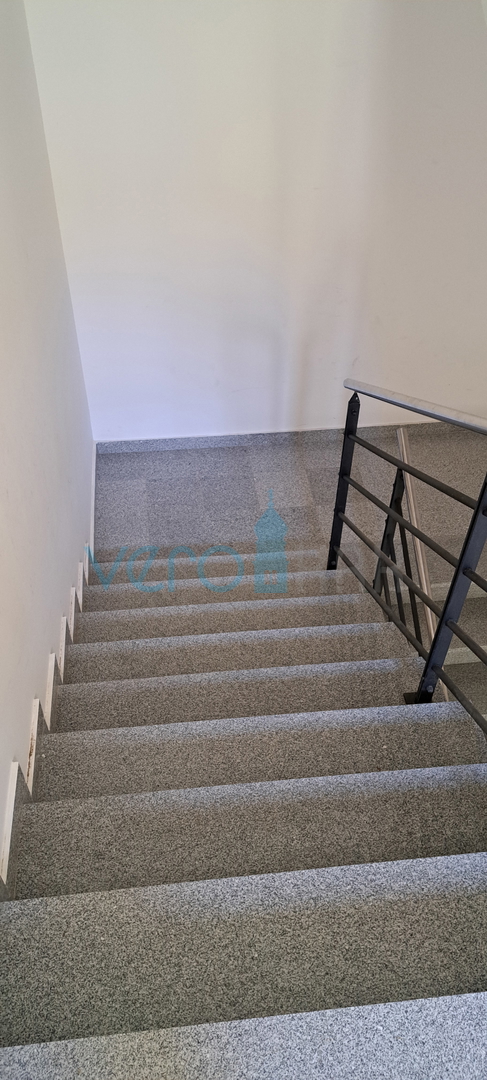 Uvala Soline, isola di Krk, appartamento bilocale di 65 m2 al piano con due terrazze e vista mare