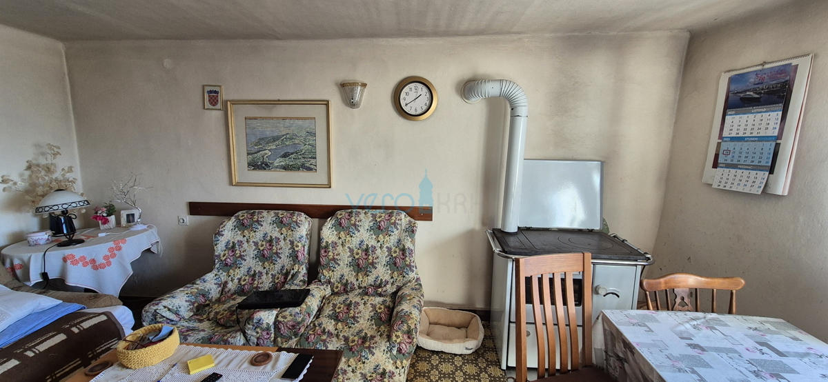 Bakar, Hreljin - casa bifamiliare in pietra, vista mare, giardino 821 m2 + terreno edificabile 876 m2, vendita