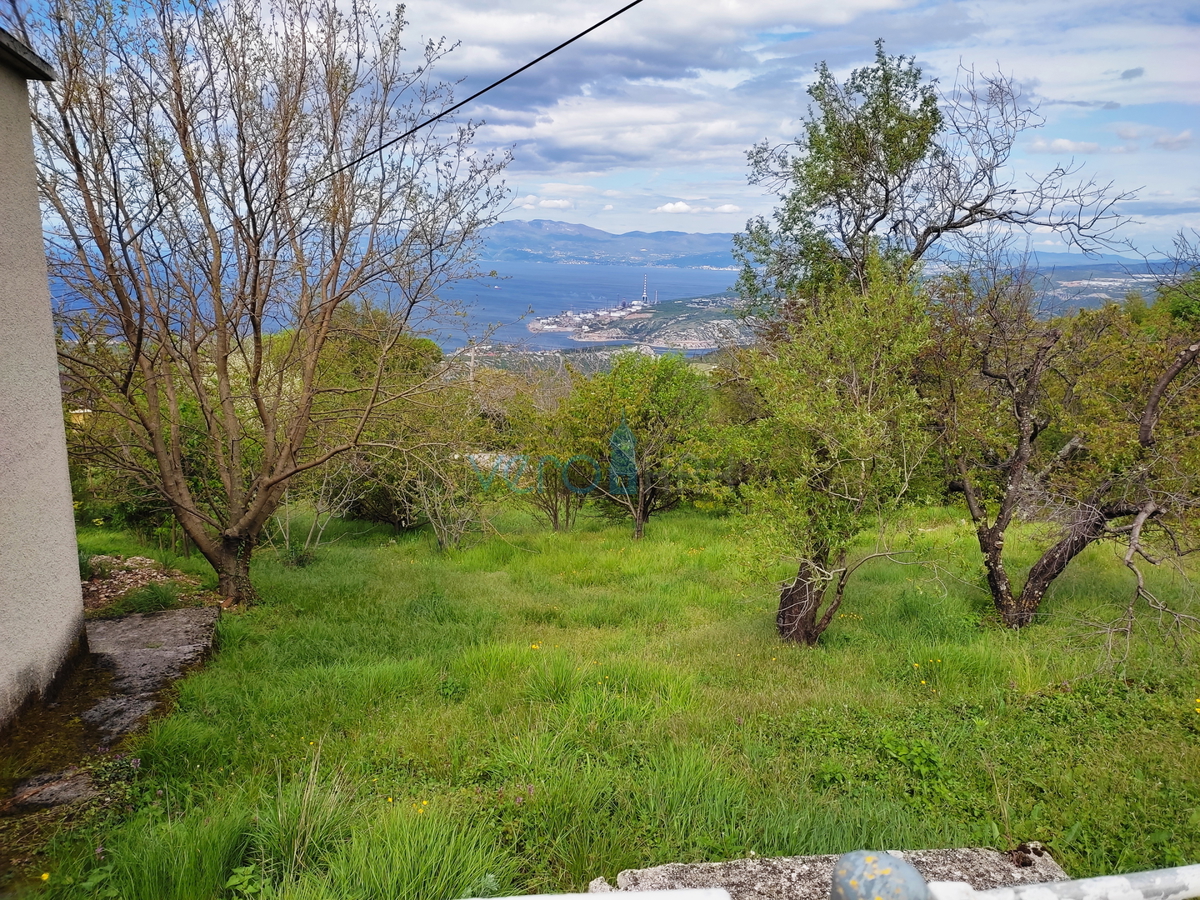 Hreljin - casa con una bellissima vista + terreno edificabile 876 m2, in vendita