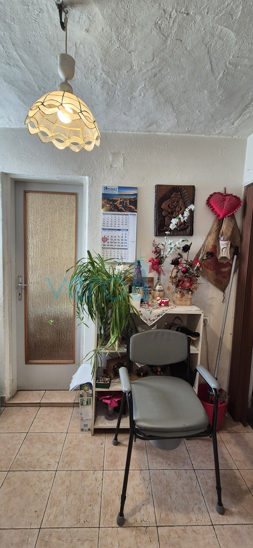 Bakar, Hreljin - casa bifamiliare in pietra, vista mare, giardino 821 m2 + terreno edificabile 876 m2, vendita