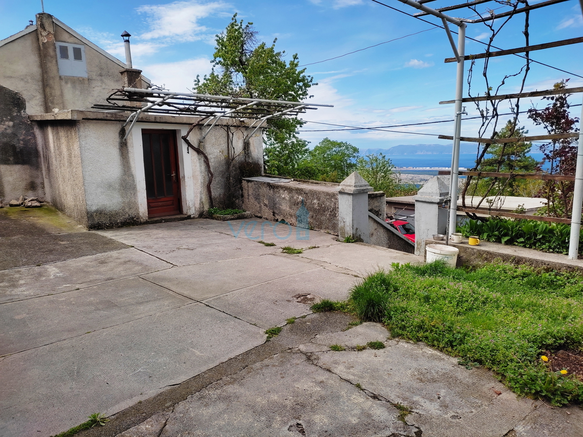 Hreljin - casa con una bellissima vista + terreno edificabile 876 m2, in vendita