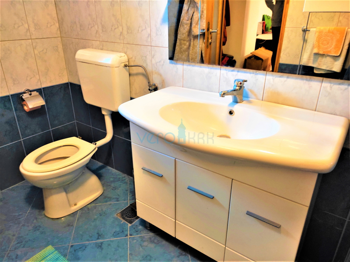 Hreljin - casa con una bellissima vista + terreno edificabile 876 m2, in vendita