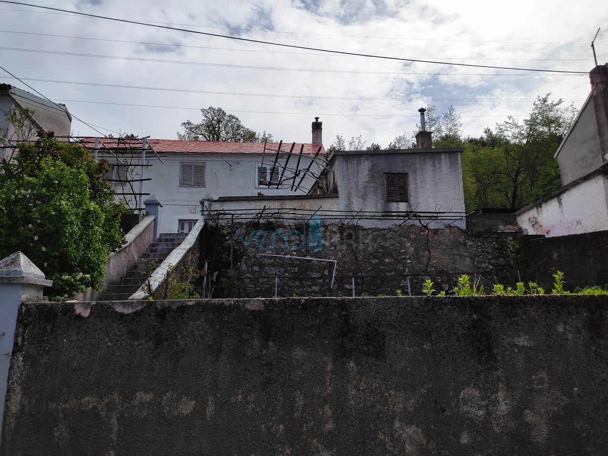 Hreljin - casa con una bellissima vista + terreno edificabile 876 m2, in vendita