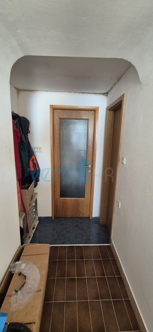 Bakar, Hreljin - casa bifamiliare in pietra, vista mare, giardino 821 m2 + terreno edificabile 876 m2, vendita